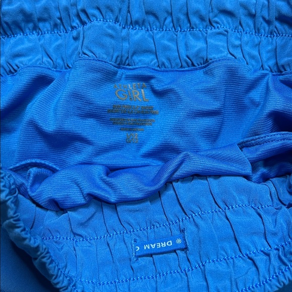 Athleta Girl Run Free 2.5" Short - Picture 5 of 5